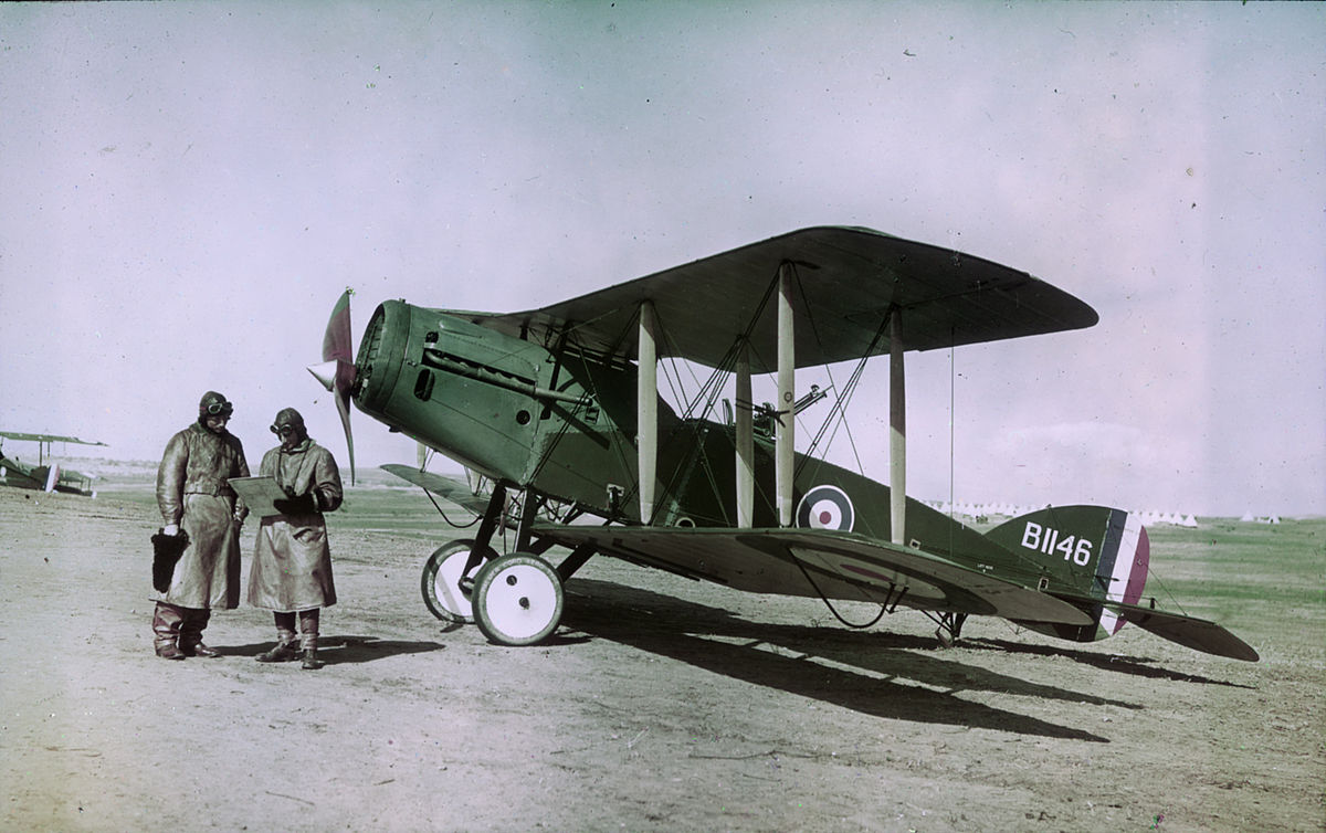 Observer,_pilot,_and_Bristol_Fighter_F2B_aircraft